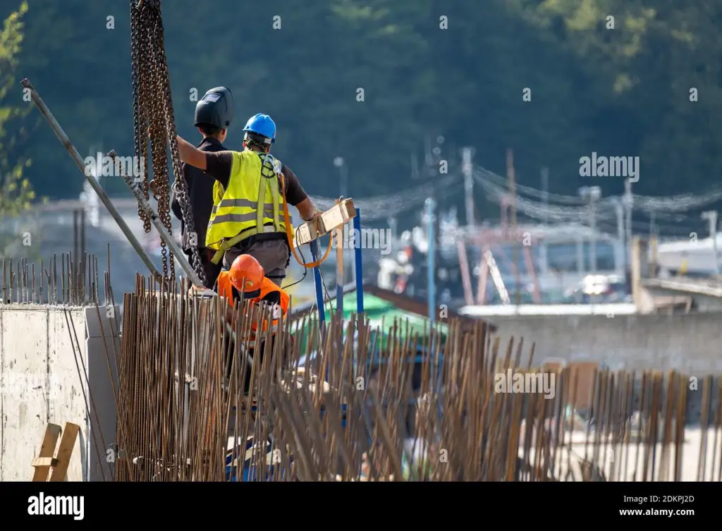 Fasilitas pelabuhan modern PT Krakatau Bandar Samudera