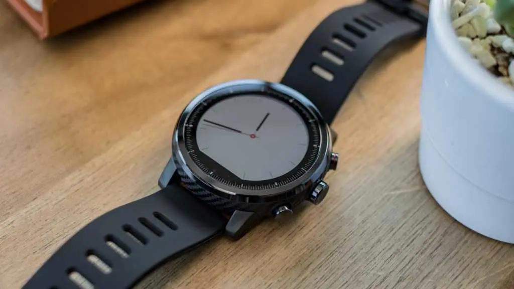 Gambar fitur pelacakan kebugaran Amazfit Stratos 2