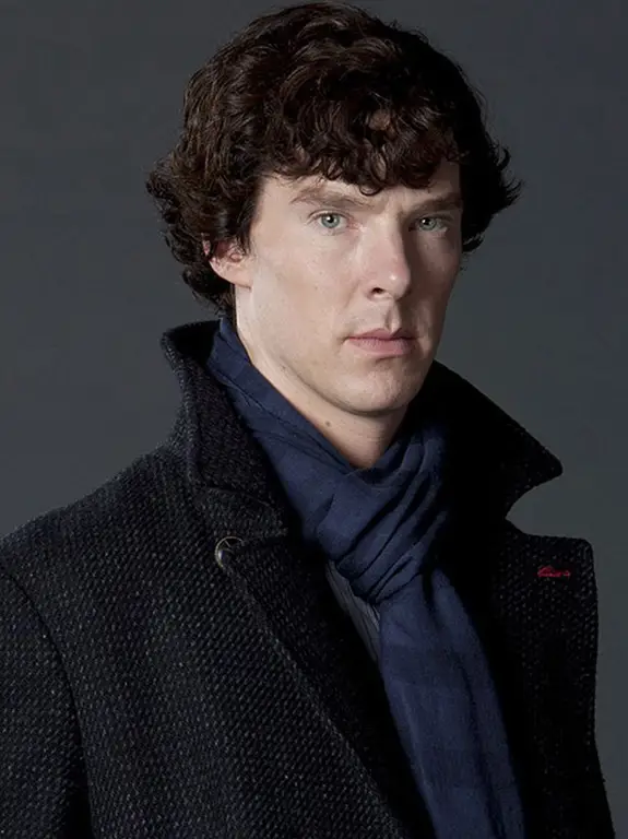 Benedict Cumberbatch sebagai Sherlock Holmes