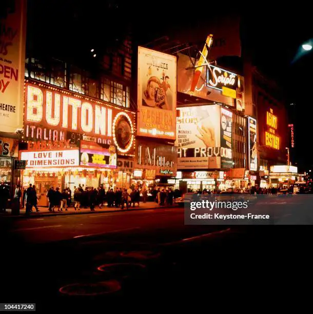 Suasana Times Square tahun 1970-an