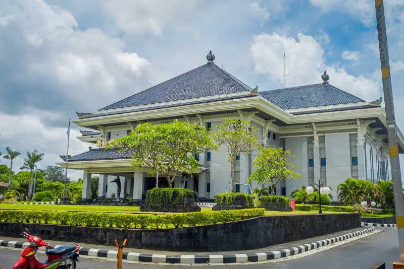 Contoh Gambar Gedung Kantor Pemerintahan di Indonesia