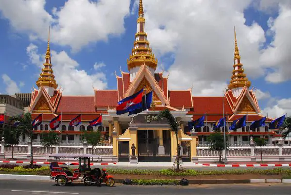 Gambar gedung parlemen Kamboja