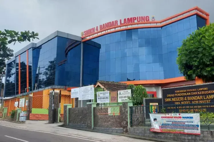 Gambar gedung SMK Taman Siswa Bandar Lampung