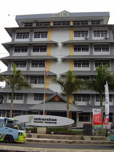 Gedung sekolah SMPN 2 Bandar Lampung