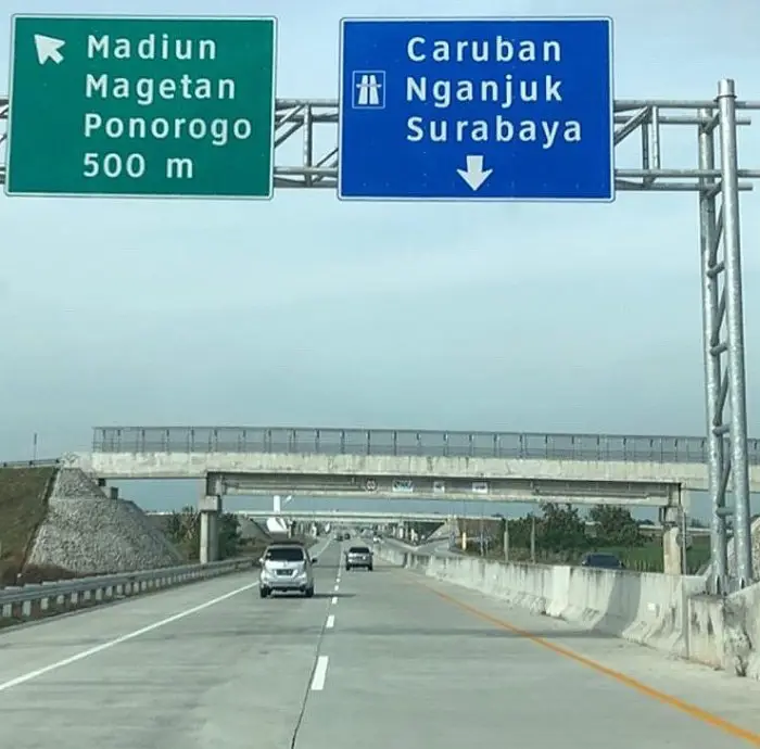 Gerbang masuk tol Bandar Kertosono