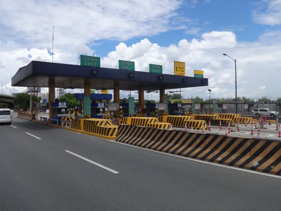 Foto Gerbang Tol Bandar Kedungmulyo