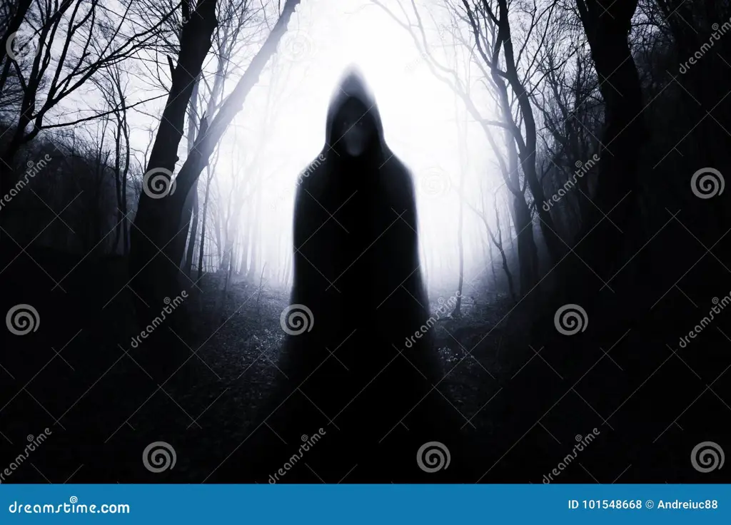 Gambar hantu menyeramkan di hutan