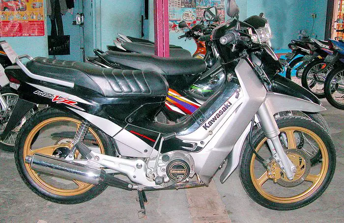 Perbandingan harga motor Kaze R 2002 di pasaran