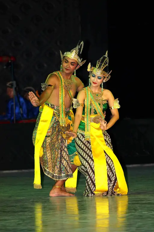 Tari tradisional Indonesia