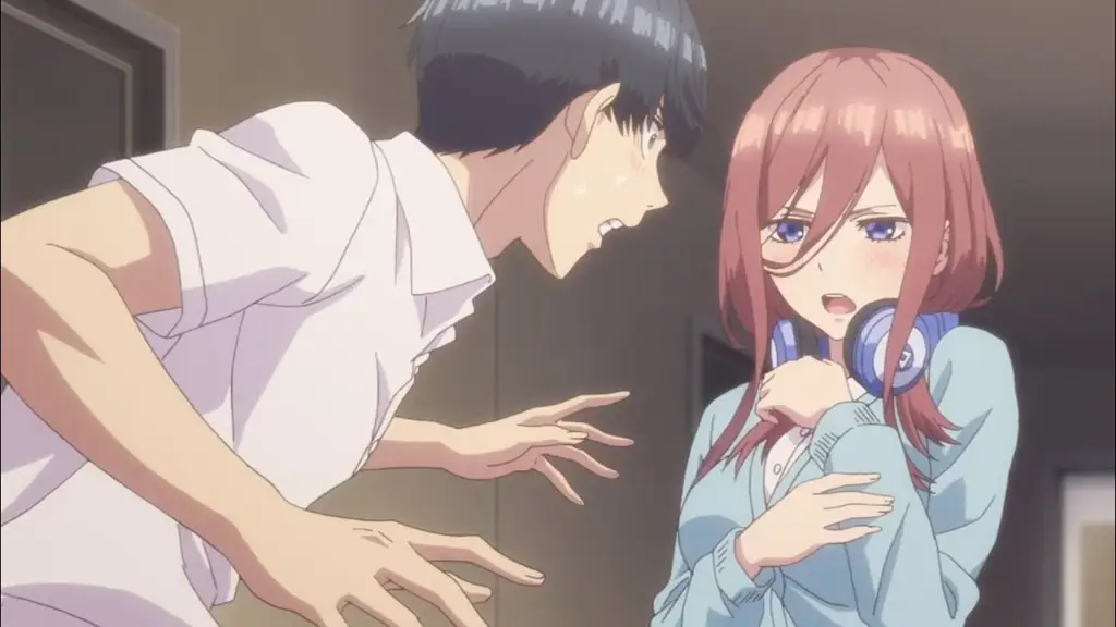 Gambar ilustrasi dari adegan anime The Quintessential Quintuplets yang menunjukkan interaksi antara Fuutarou dan kelima saudara kembar.