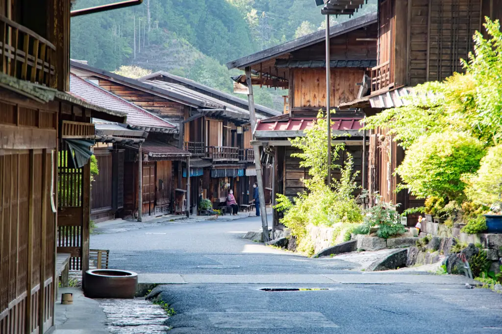 Kehidupan sehari-hari warga desa Jepang.