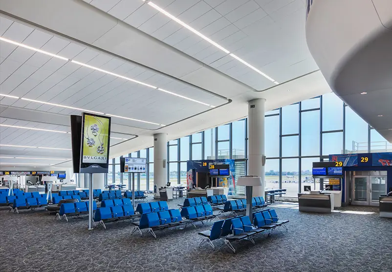 Gambar interior LaGuardia Airport yang modern dan nyaman