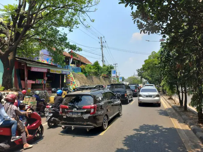 Pemandangan Jalan Gajah Mada Bandar Lampung yang ramai