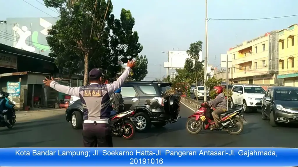 Kemacetan di Jalan Soekarno Hatta Bandar Lampung Malam Hari