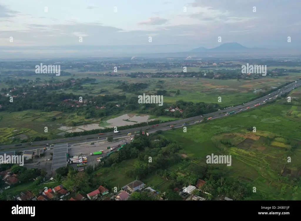 Gambar jalanan kota Bandar Lampung