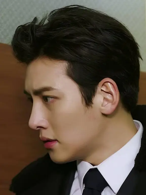 Foto Ji Chang Wook sebagai Healer