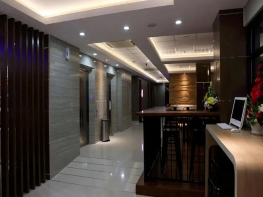 Interior kamar di Hotel Grande Bandar Lampung yang nyaman dan modern