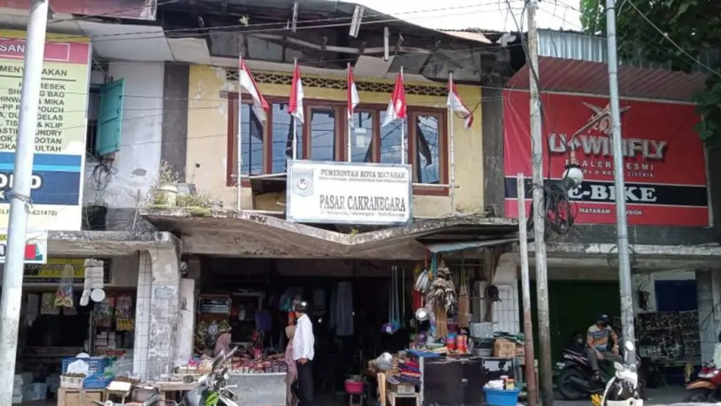 Kantor Pos di Bandar Mataram