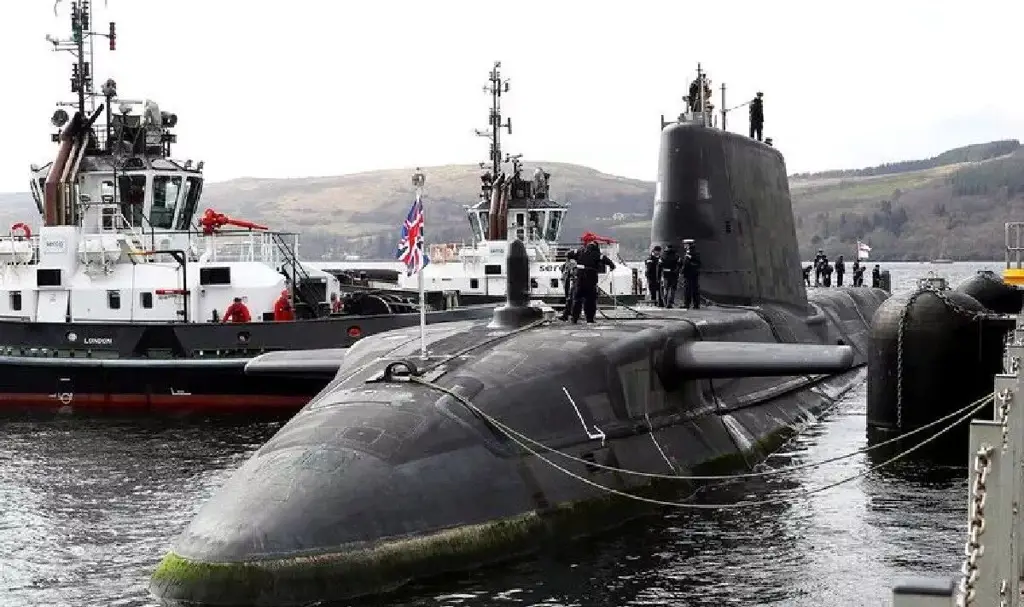 Kapal selam canggih dalam misi berbahaya Kapal selam dalam film Hunter Killer