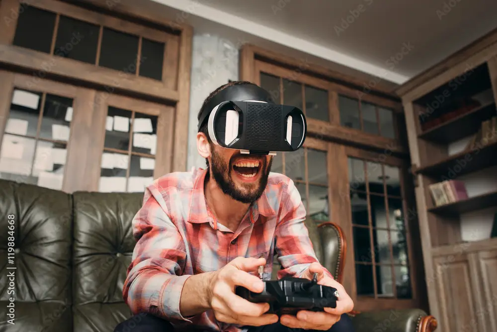 Seorang pria paruh baya bermain game VR