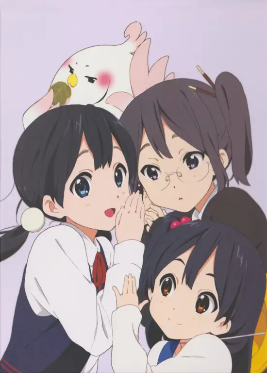 Gambar para karakter utama Tamako Market, Tamako, Mochizou, Anzu, dan Midori