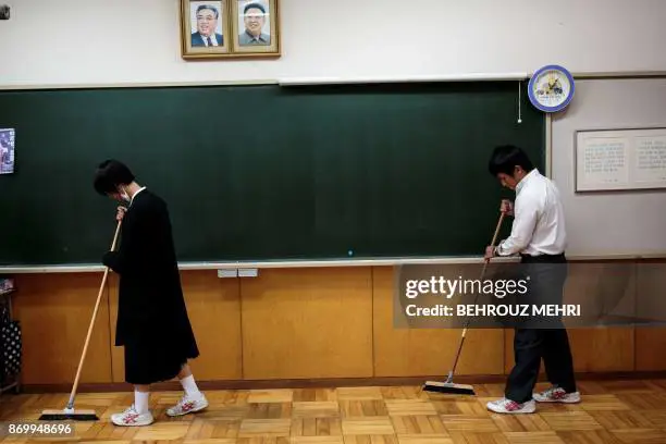 Ruang kelas Jepang yang bersih dan rapi