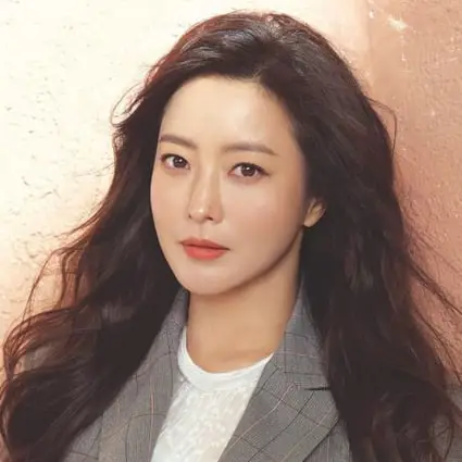 Kim Hee Sun sebagai Eun Soo dalam drama Faith