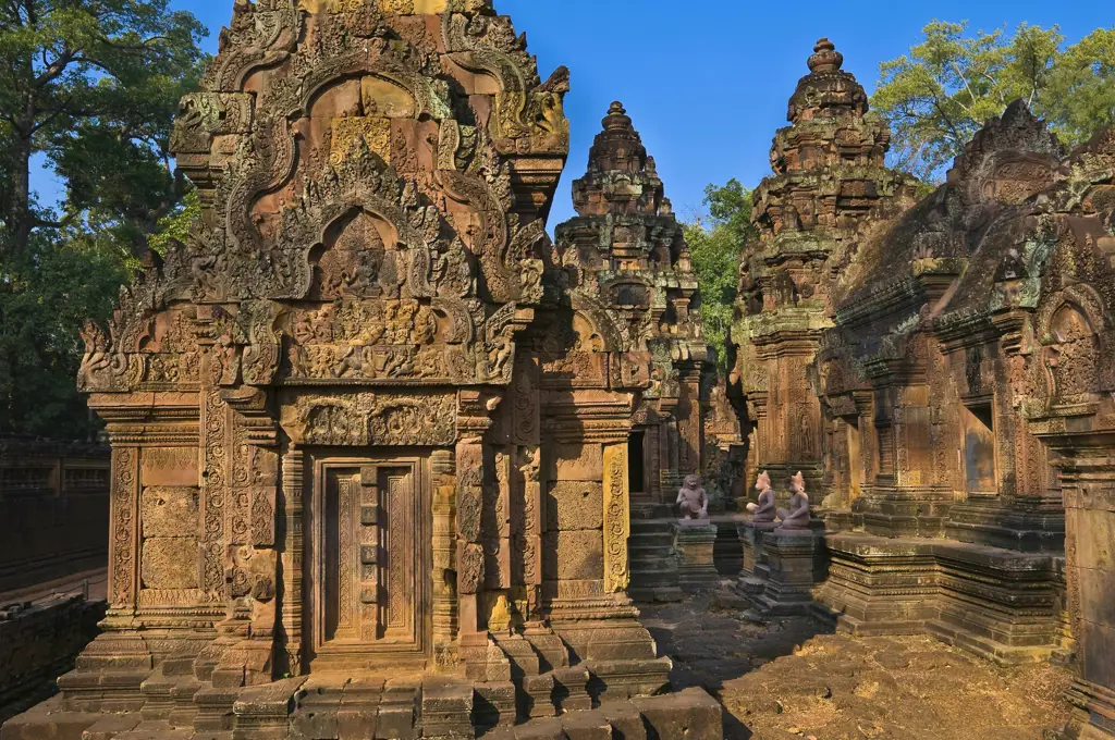 Detail ukiran di candi Banteay Srei