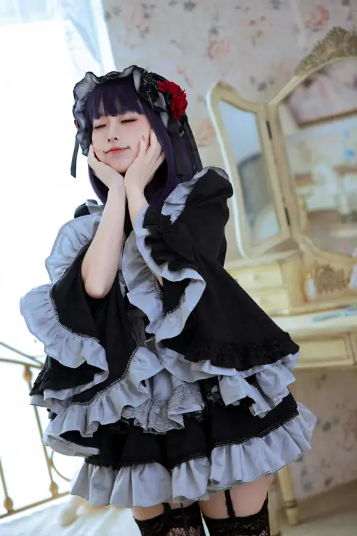 Marin Kitagawa dalam kostum cosplay yang dibuat oleh Wakana Gojo