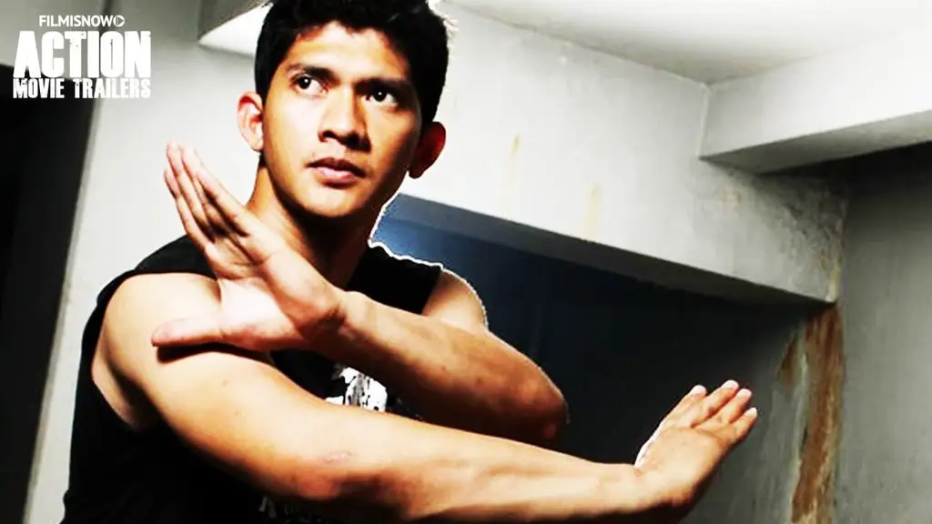 Adegan aksi Iko Uwais dalam film The Raid