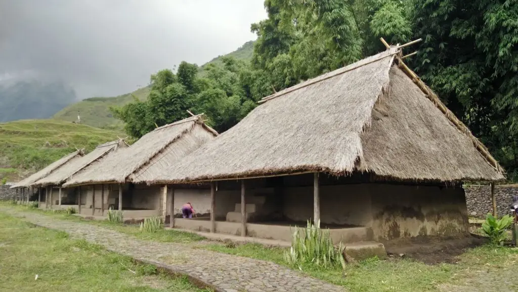 Foto sebuah desa tradisional di Indonesia