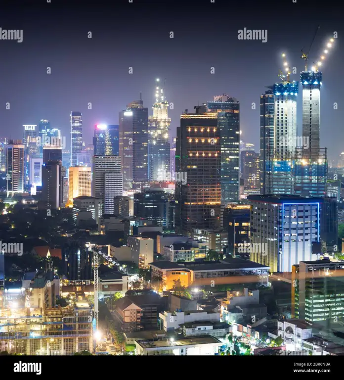 Pemandangan kota Jakarta di malam hari