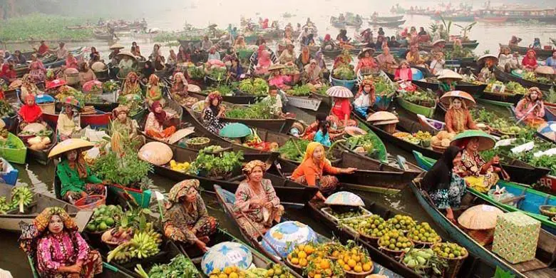 Suasana ramai dan semarak di Pasar Tugu Bandar Lampung.