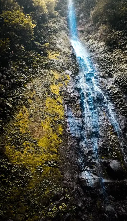 Air terjun yang indah di Bandar Jaya