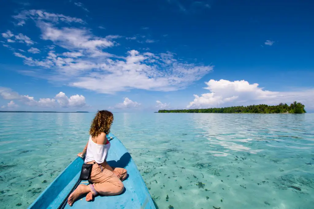 Pemandangan indah Pulau Biak yang mendukung pengembangan bandar antariksa.