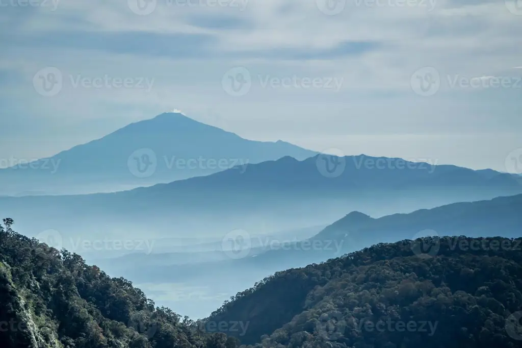 Pemandangan pegunungan di Indonesia