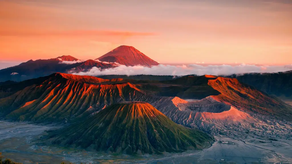 Pemandangan pegunungan di Indonesia