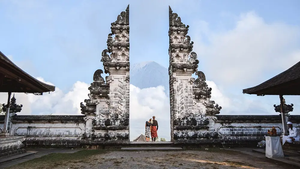 Kehijauan rimbun di sekitar Pura Lempuyang Bandar