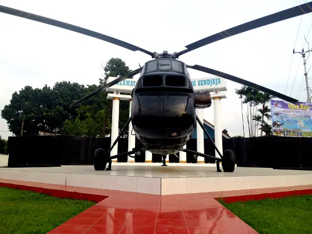 Pemandangan sekitar Bandar Udara Atang Senjaya