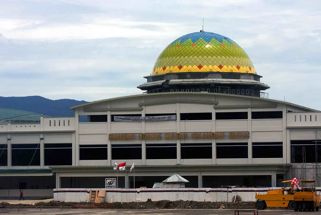 Pemandangan sekitar Bandar Udara Malikussaleh