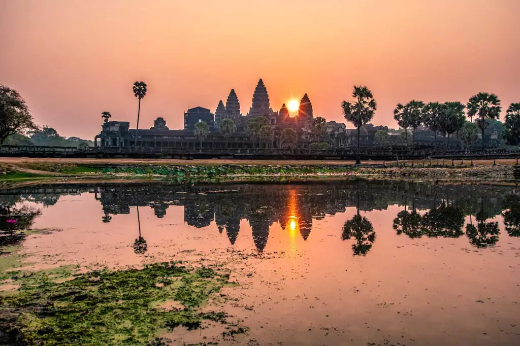 Matahari terbit di Angkor Wat