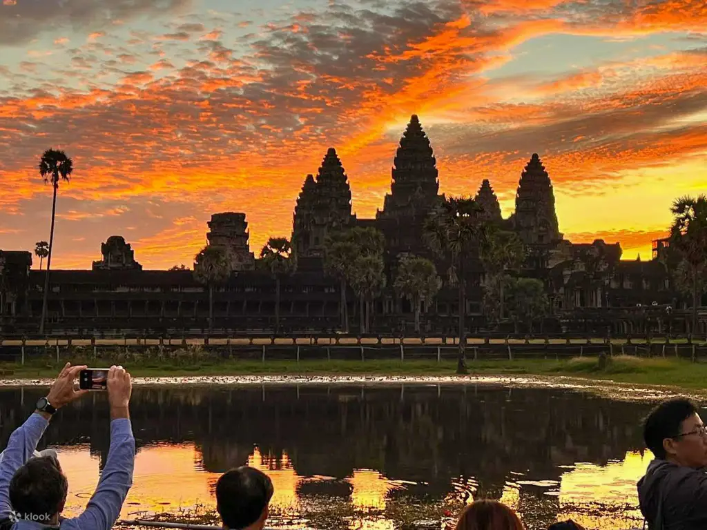 Matahari terbit di Angkor Wat