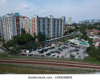 Pemandangan malam di Bandar Tun Razak