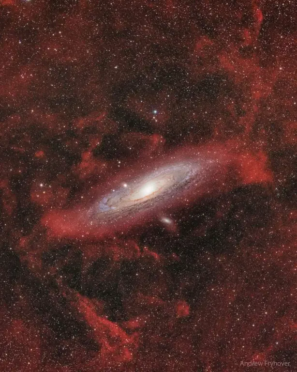 Gambar lengan spiral galaksi Andromeda yang menakjubkan