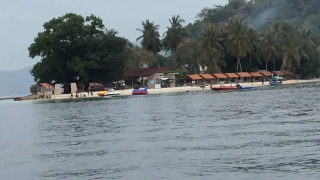 Pemandangan pantai di Bandar Lampung