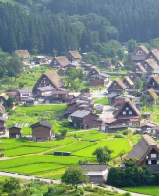 Pemandangan desa Hinamizawa