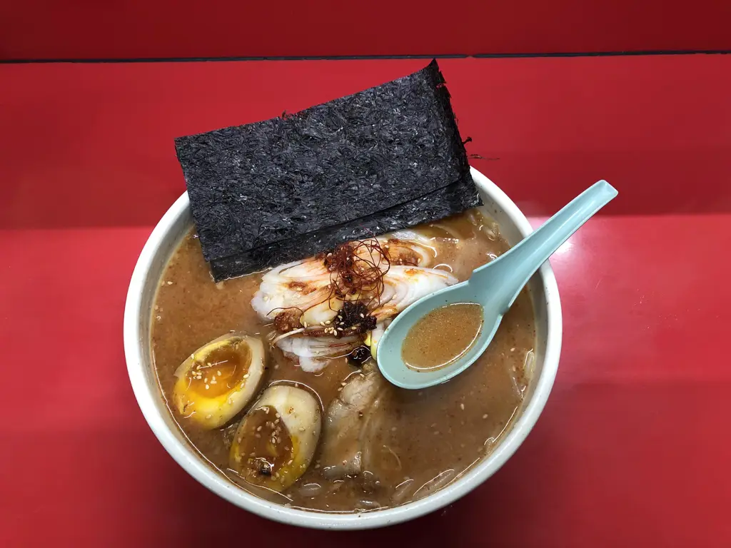 Ramen lezat yang siap disantap