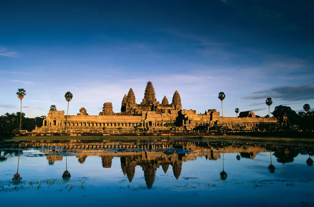 Candi Angkor Wat yang megah di Kamboja