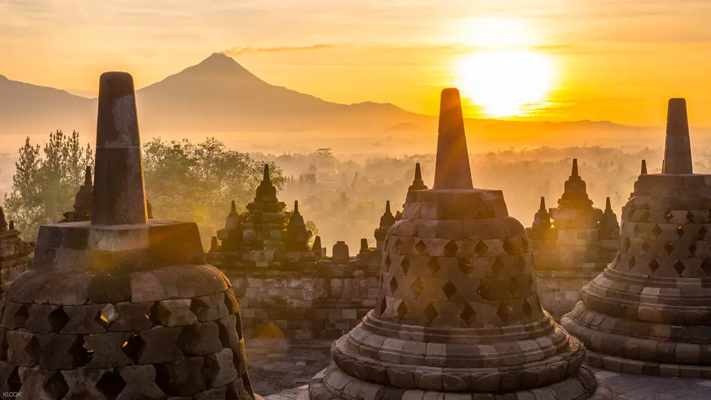 Candi Borobudur saat matahari terbit