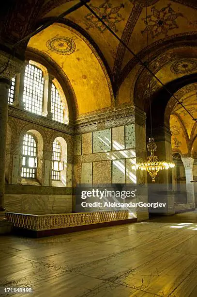 Interior Istana Utsmaniyah yang megah